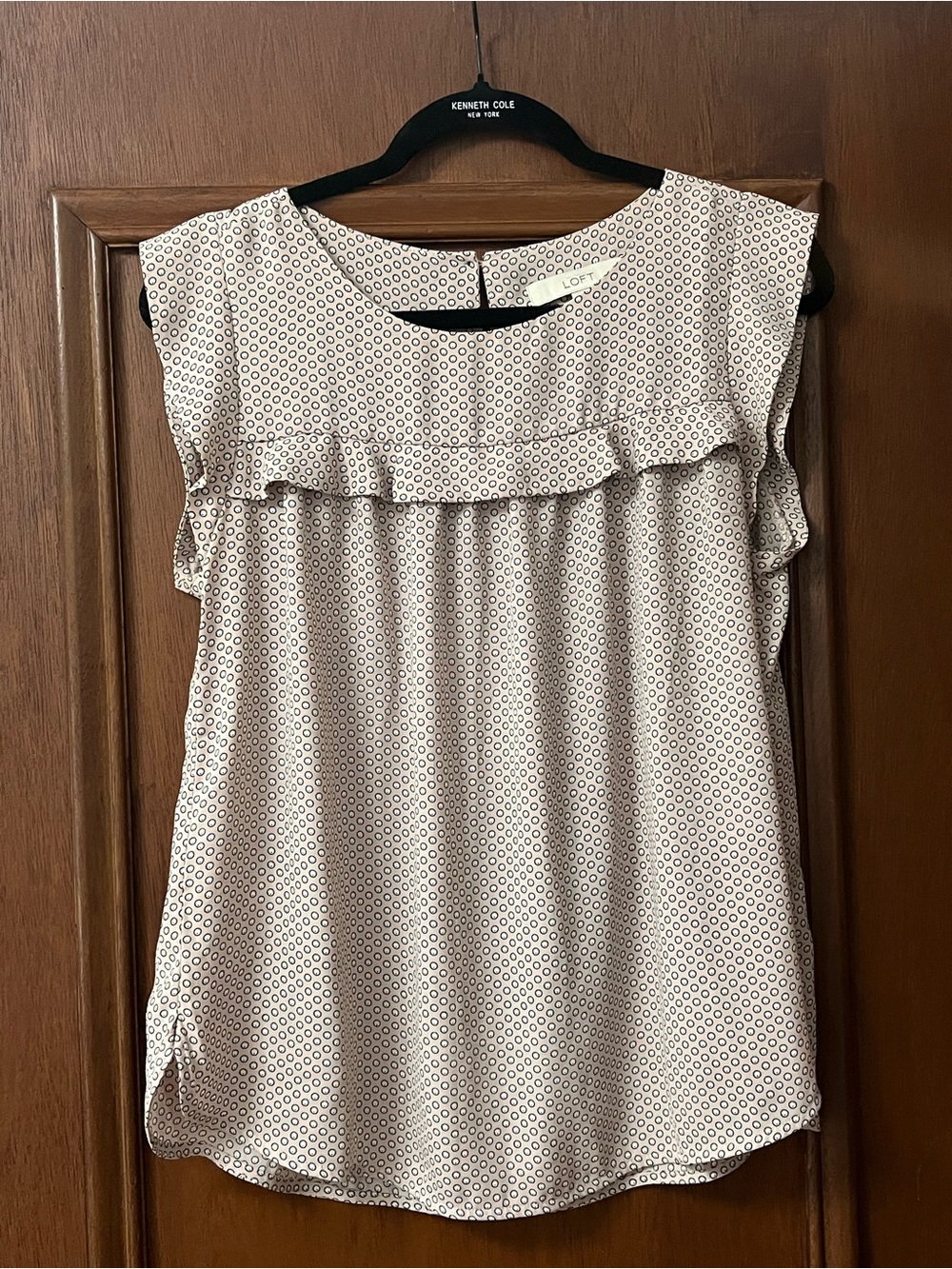 Loft Soft Pink Geometric Ruffle Front Sleeveless Top EUC